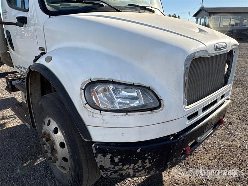 Freightliner M2 106 Kabine i unutrašnjost