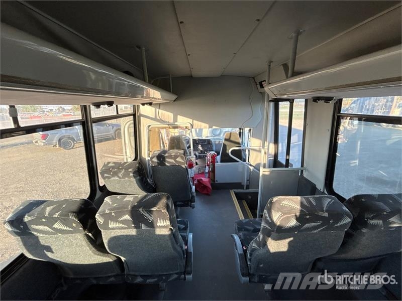 Freightliner M2 106 Мини бусове