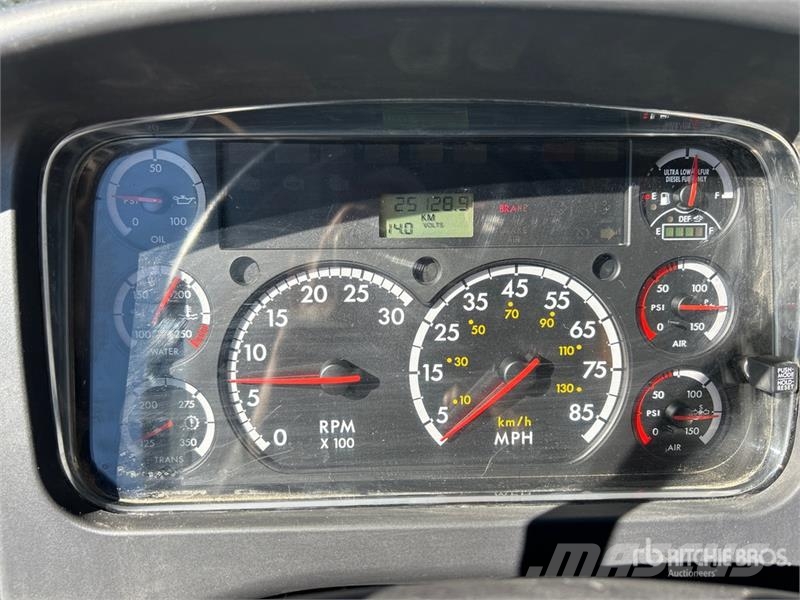 Freightliner M2 106 Šlavimo sunkvežimiai