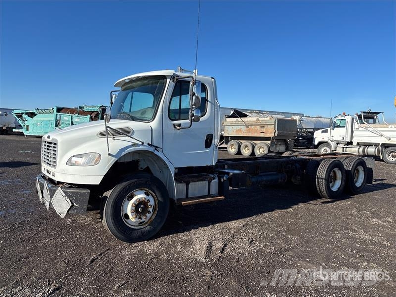 Freightliner M2 106 Hytter och interiör