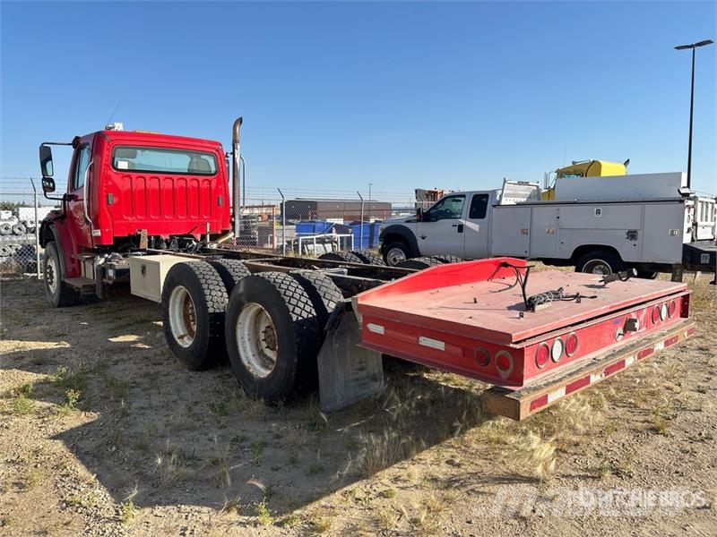 Freightliner M2 106 كابينة والداخلية
