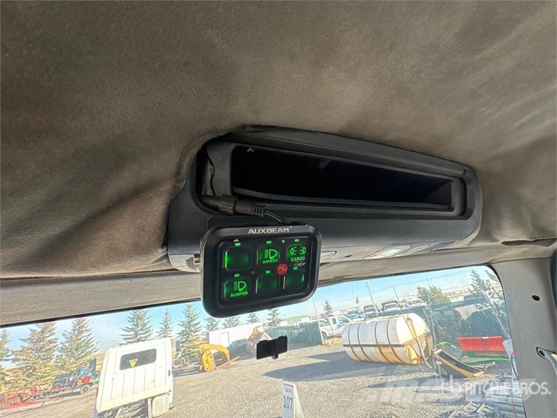Freightliner M2 106 Kabine i unutrašnjost