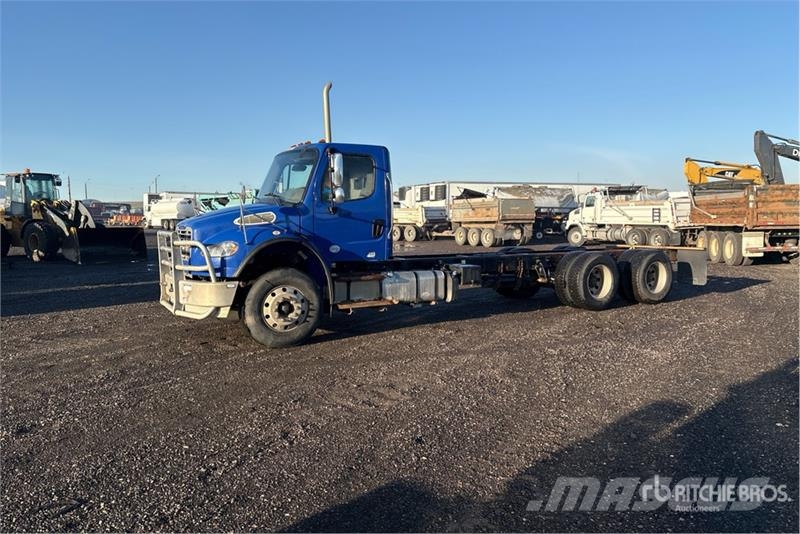 Freightliner M2 106 Hytter och interiör