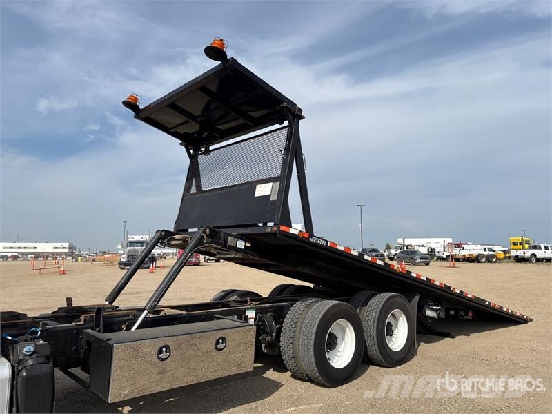 Freightliner M2 106 Hinausautot
