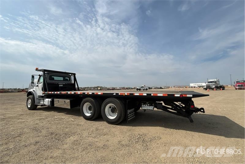 Freightliner M2 106 Hinausautot