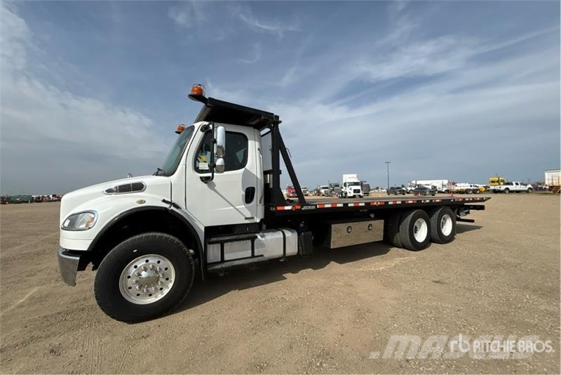 Freightliner M2 106 Hinausautot