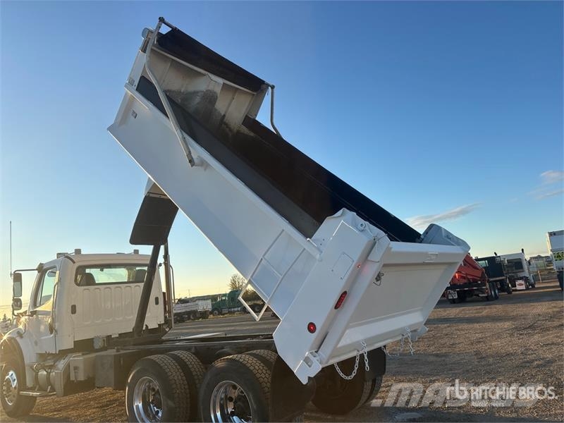 Freightliner M2 106 Camion ribaltabili