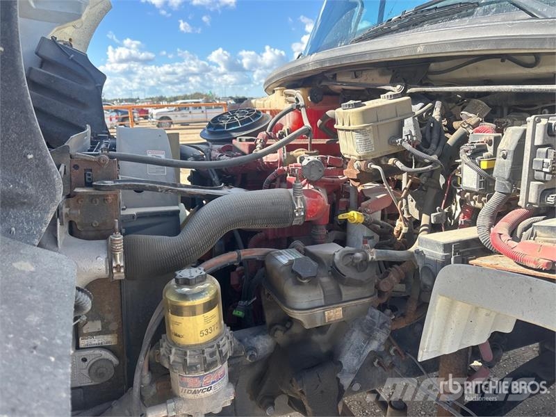 Freightliner M2 106 Фургони
