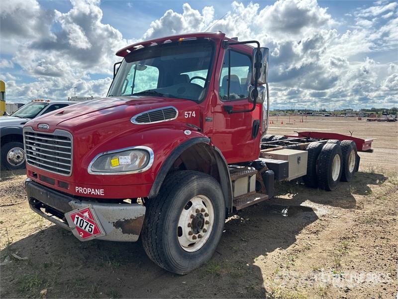 Freightliner M2 106 Cabinas
