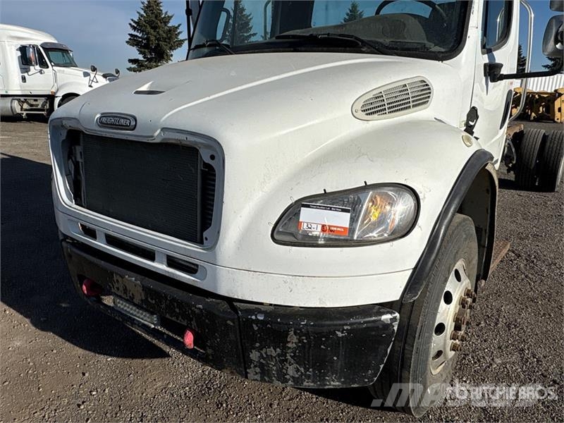 Freightliner M2 106 Kabine i unutrašnjost