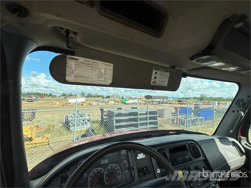 Freightliner M2 106 Cabinas
