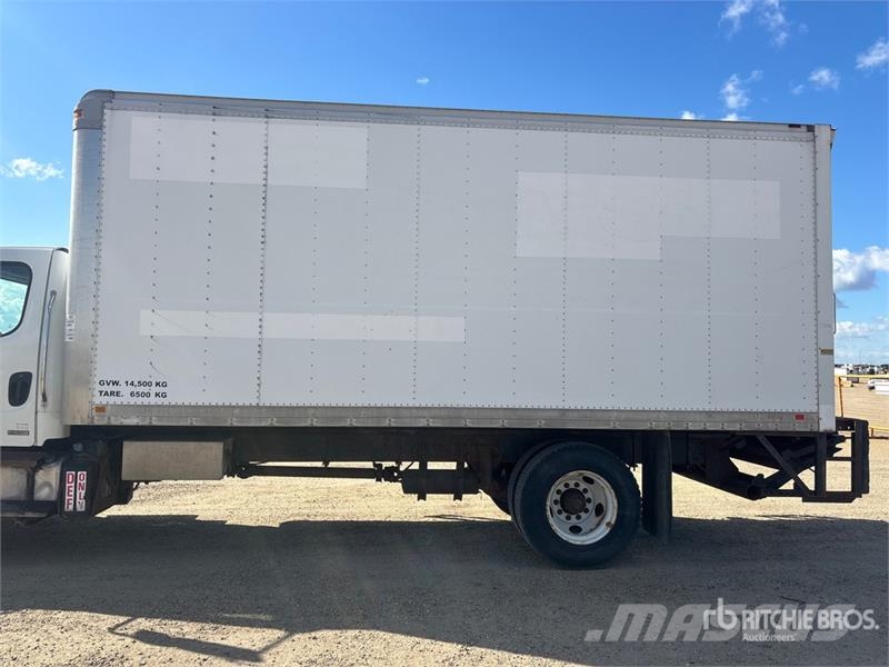 Freightliner M2 106 Фургони