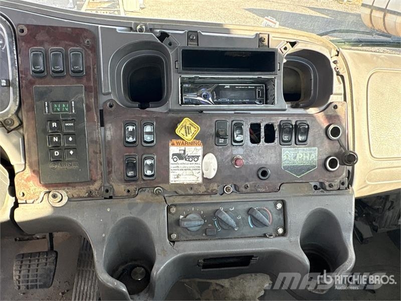 Freightliner M2 106 Kabine i unutrašnjost
