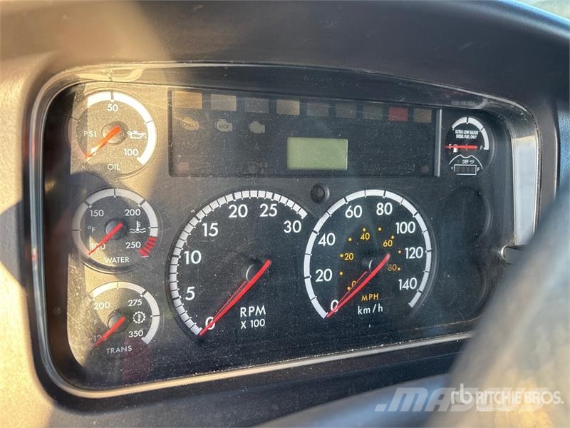 Freightliner M2 106 Мини бусове