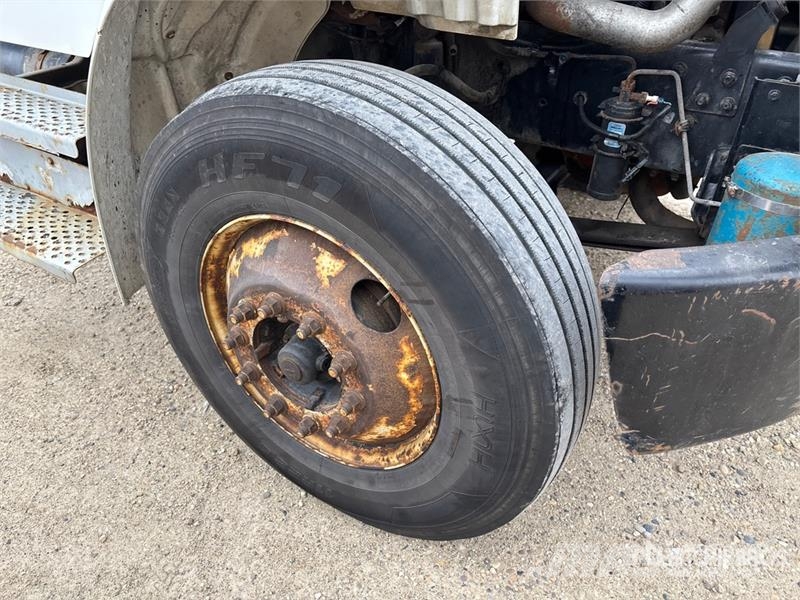 Freightliner M2 106 Kabine i unutrašnjost