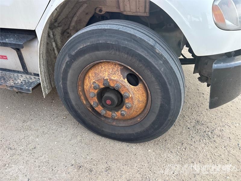 Freightliner M2 106 Kravas automašīnas - refrižeratori