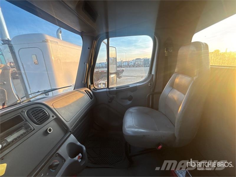 Freightliner M2 106 Cabins and interior