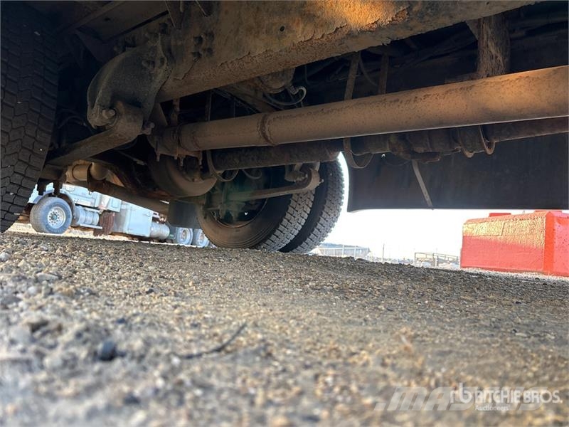 Freightliner M2 106 Мини бусове