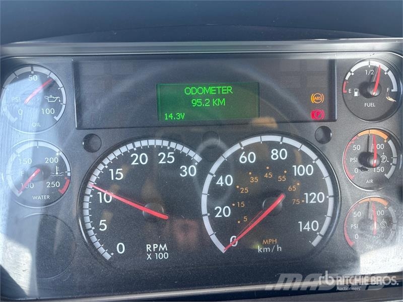 Freightliner M2 106 Cabine e interni