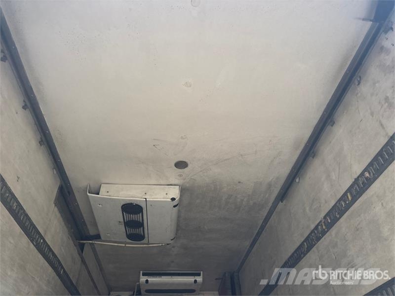 Freightliner M2 106 Kravas automašīnas - refrižeratori