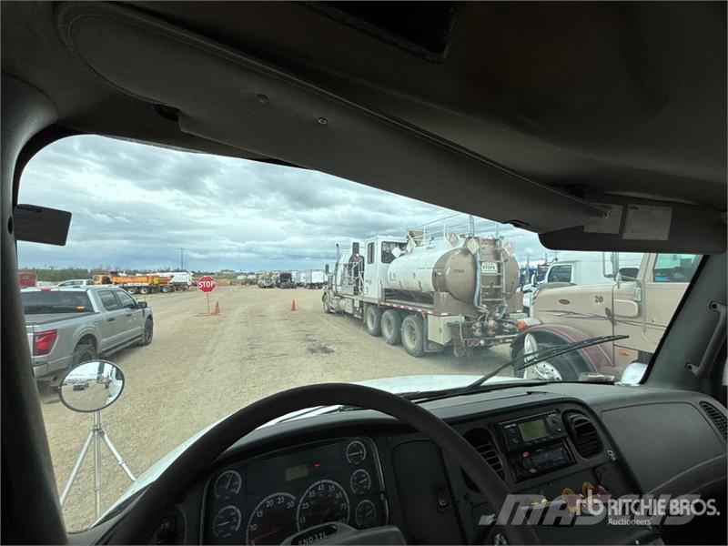 Freightliner M2 106 Kabine i unutrašnjost