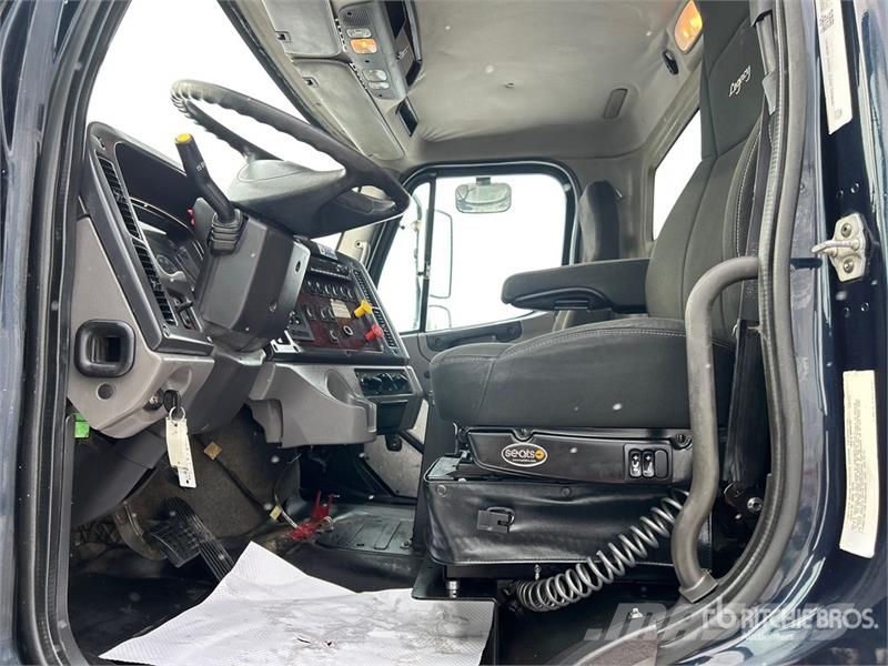 Freightliner M2 106 Kiper tovornjaki