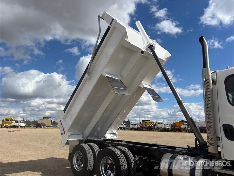 Freightliner M2 106 Грузовики-Самосвалы