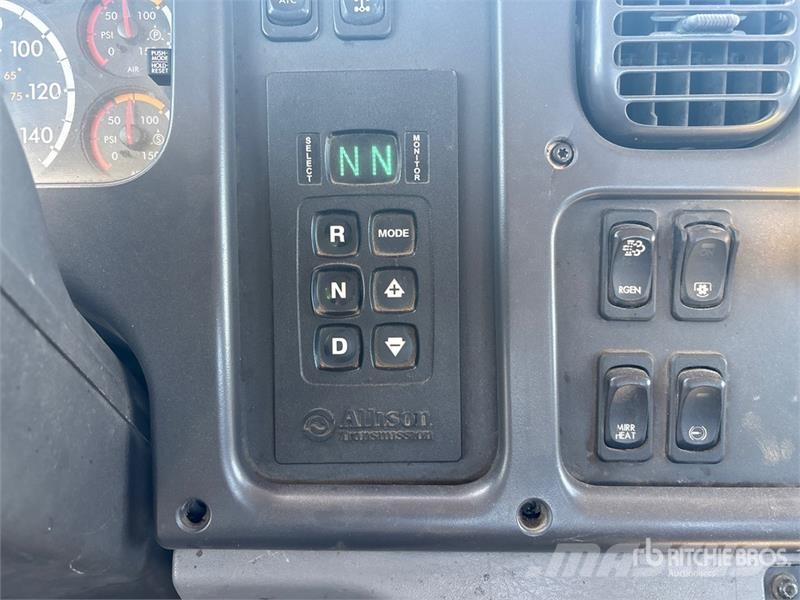 Freightliner M2 106 Kabiny a interiér
