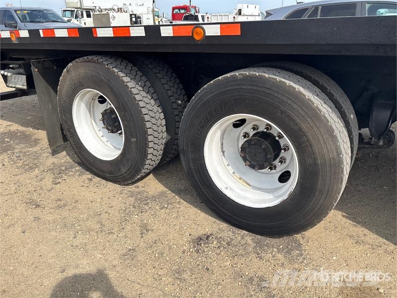 Freightliner M2 106 Hinausautot