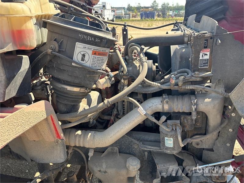 Freightliner M2 106 Kabiny a interiér