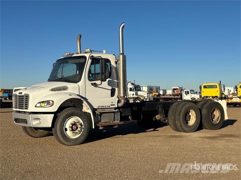 Freightliner M2 106 Cabine e interni