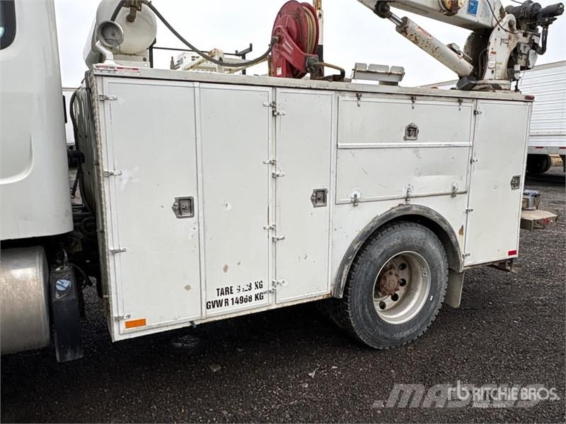 Freightliner M2 106 4x4 Extended Cab Service Truck 市政车