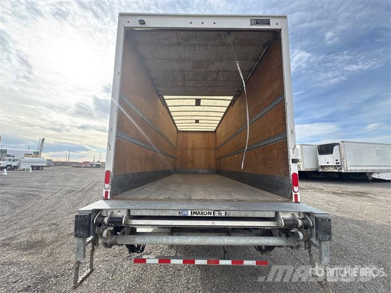 Freightliner M2 106 4x2 Freight Van Truck Фургони