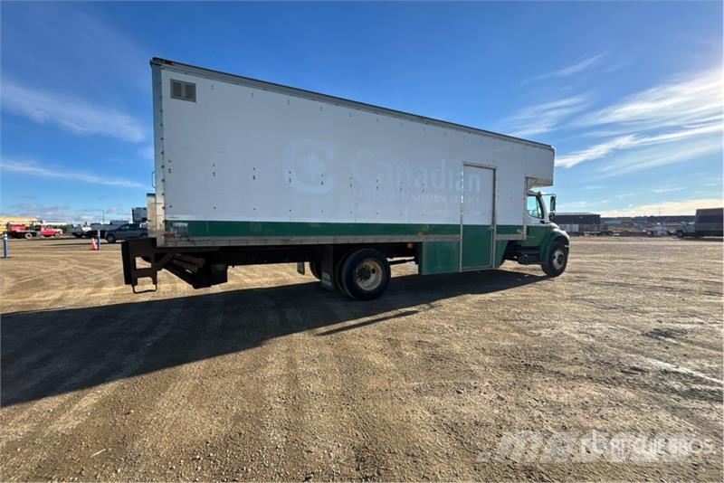 Freightliner M2 106 4x2 Van Truck Skapbiler