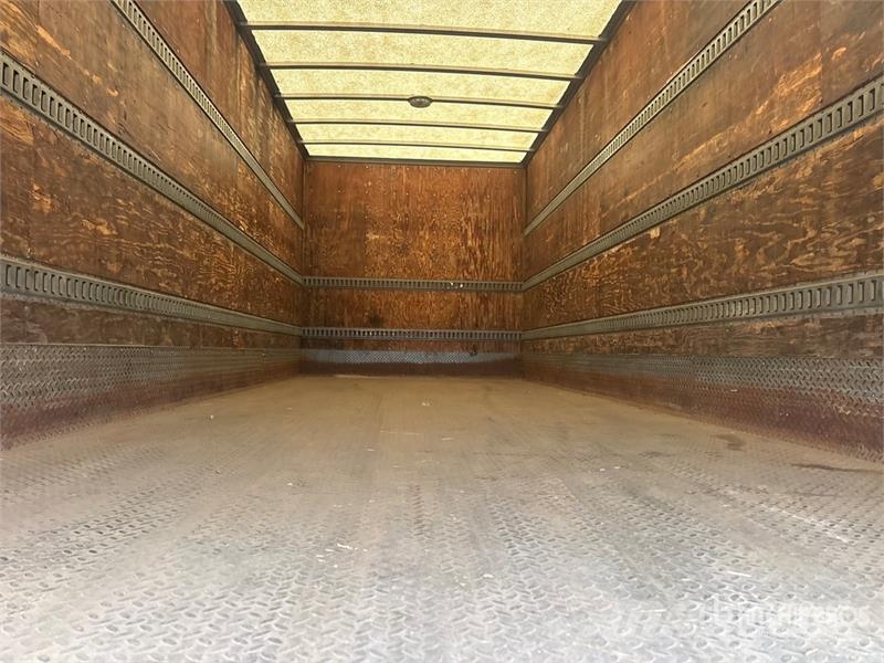 Freightliner M2 106 4x2 Van Truck Sanduk kamioni