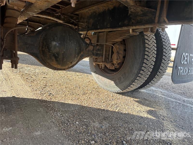 Freightliner M2 106 4x2 Van Truck Skapbiler