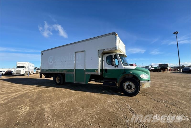 Freightliner M2 106 4x2 Van Truck Skapbiler