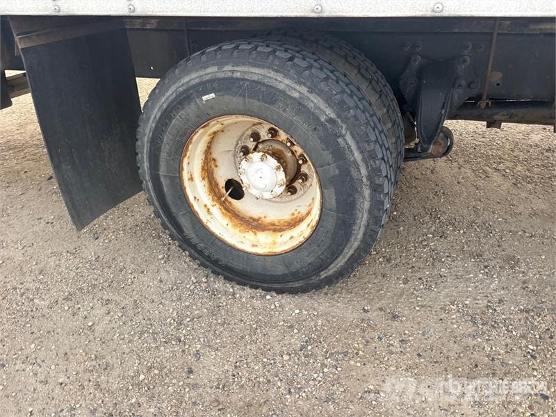Freightliner M2 106 4x2 Van Truck Фургони