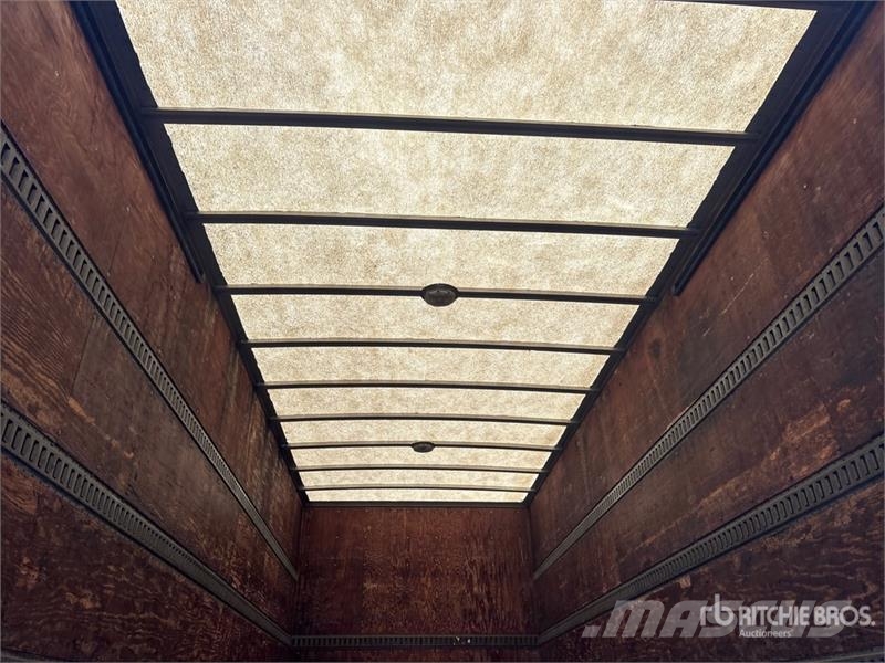 Freightliner M2 106 4x2 Van Truck Sanduk kamioni