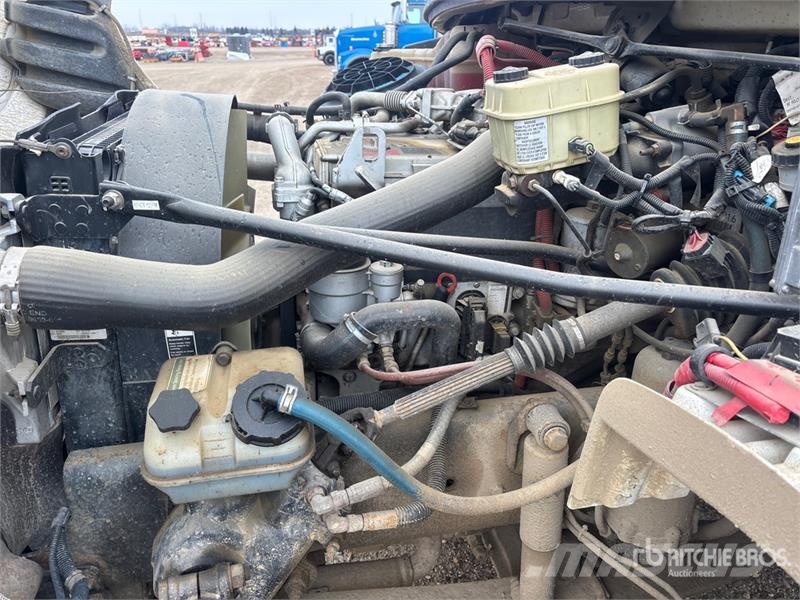 Freightliner M2 106 4x2 Van Truck Sanduk kamioni