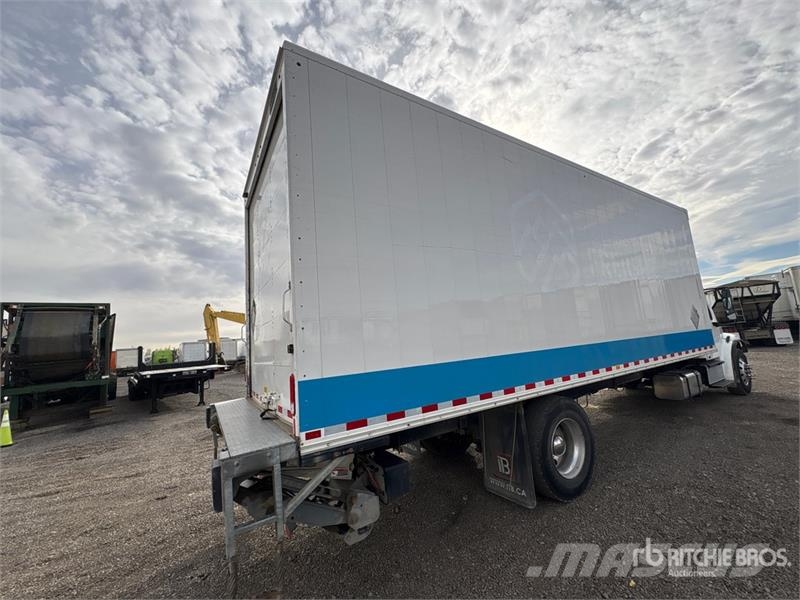 Freightliner M2 106 4x2 Freight Van Truck Фургони