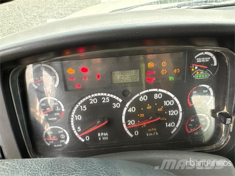 Freightliner M2 106 4x4 Extended Cab Service Truck 市政车