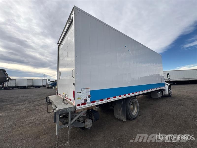 Freightliner M2 106 4x2 Freight Van Truck Sanduk kamioni
