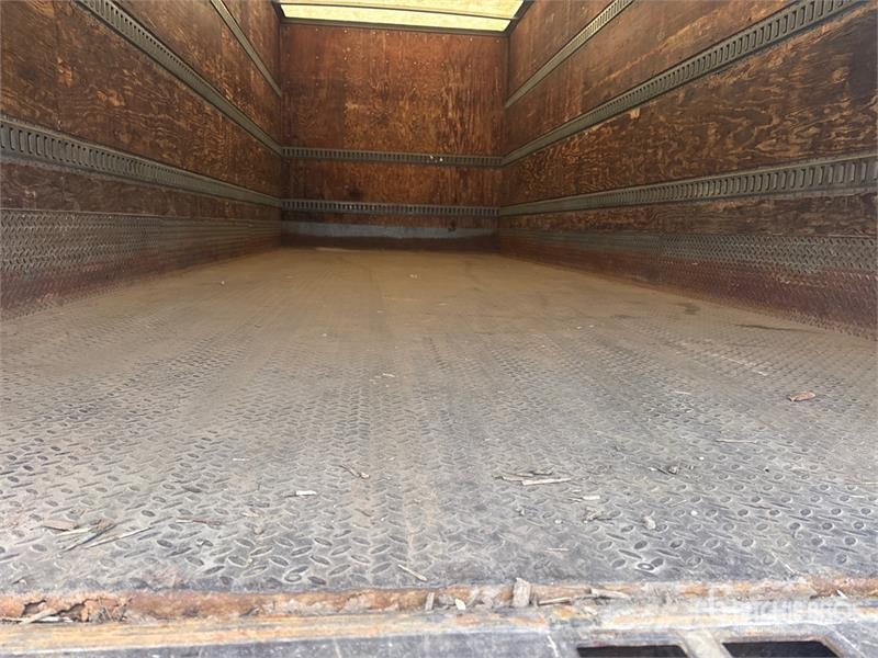 Freightliner M2 106 4x2 Van Truck Sanduk kamioni