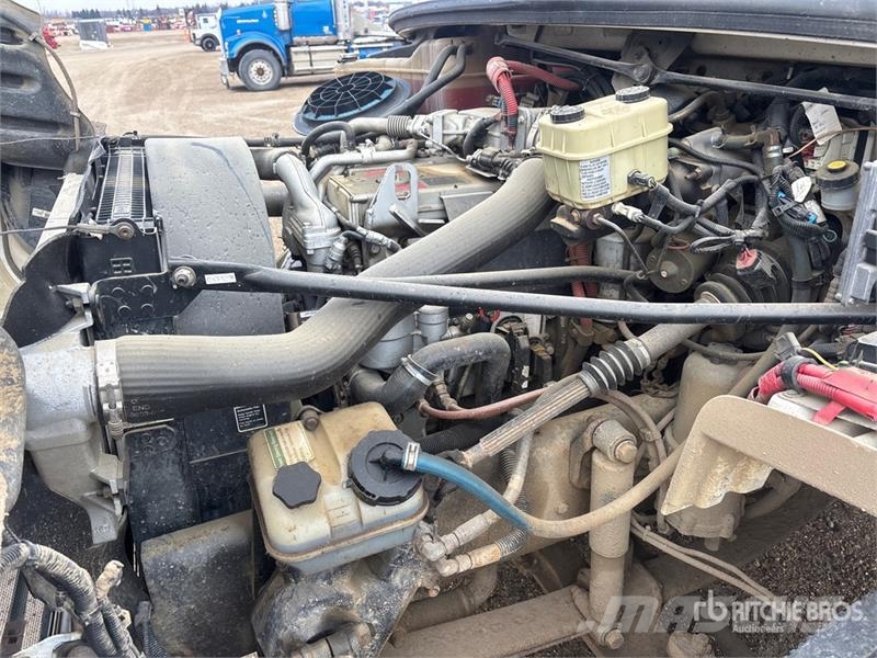 Freightliner M2 106 4x2 Van Truck Sanduk kamioni