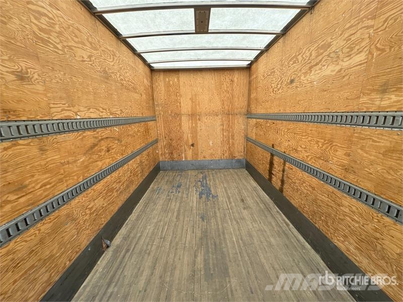 Freightliner M2 106 4x2 Freight Van Truck Фургони