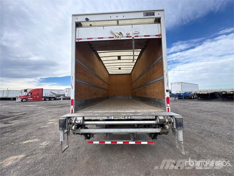 Freightliner M2 106 4x2 Freight Van Truck Sanduk kamioni