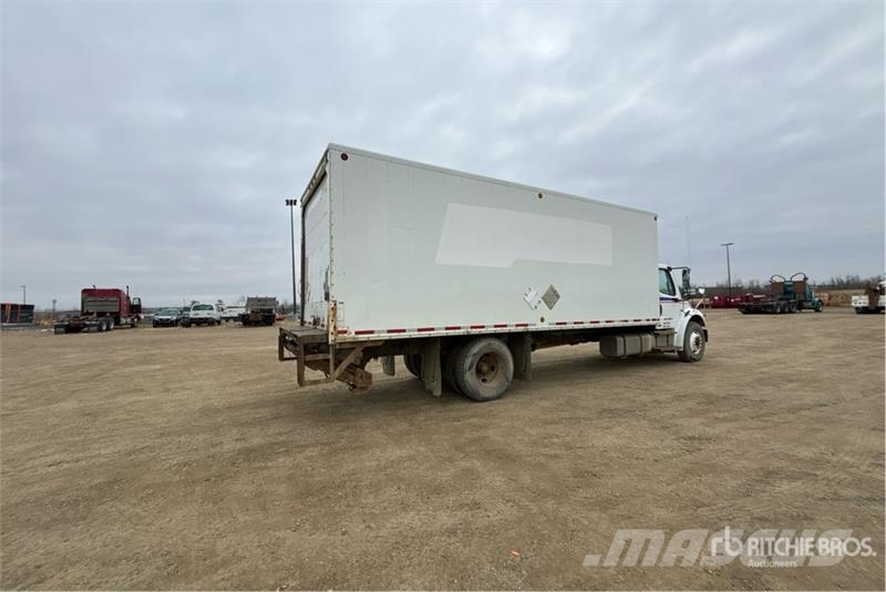 Freightliner M2 106 4x2 Van Truck Sanduk kamioni