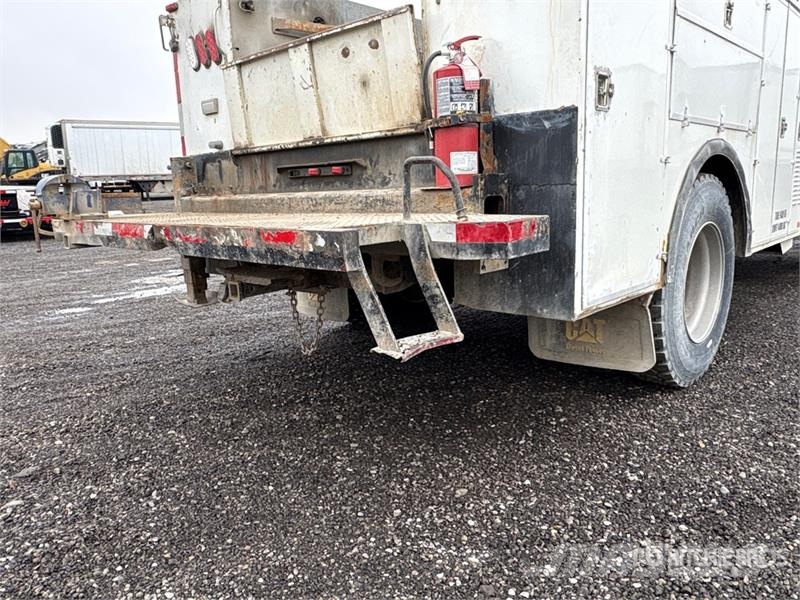 Freightliner M2 106 4x4 Extended Cab Service Truck 市政车