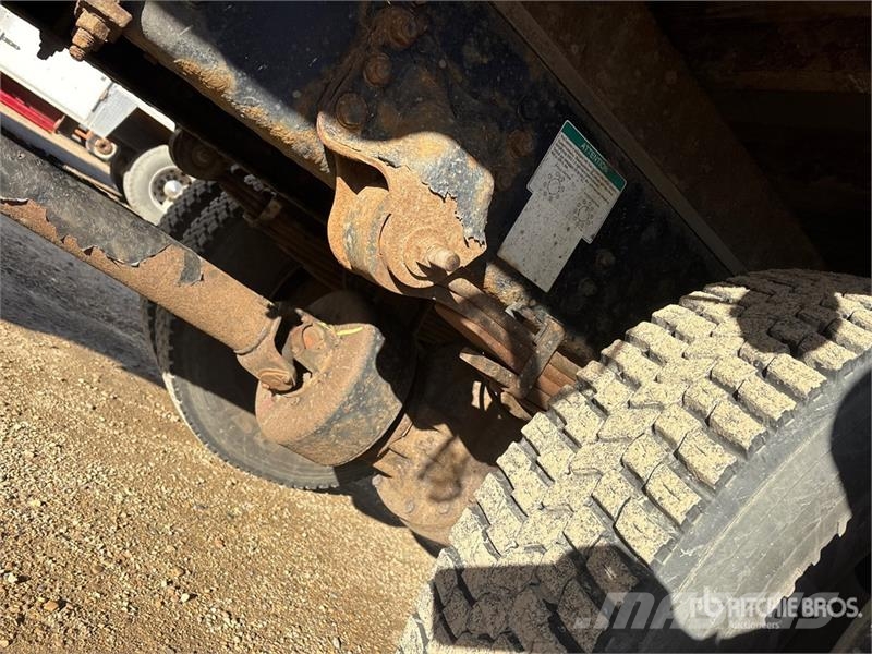 Freightliner M2 106 4x2 Van Truck Skapbiler